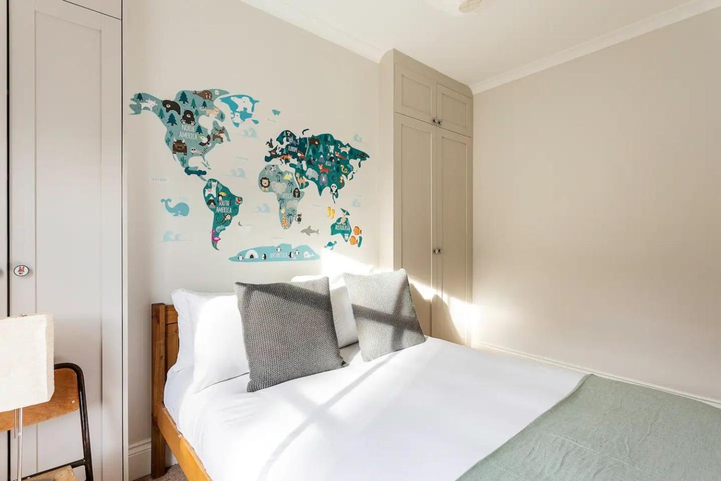 Holiday home Pass The Keys Spacious Camberwell House 30min Bus