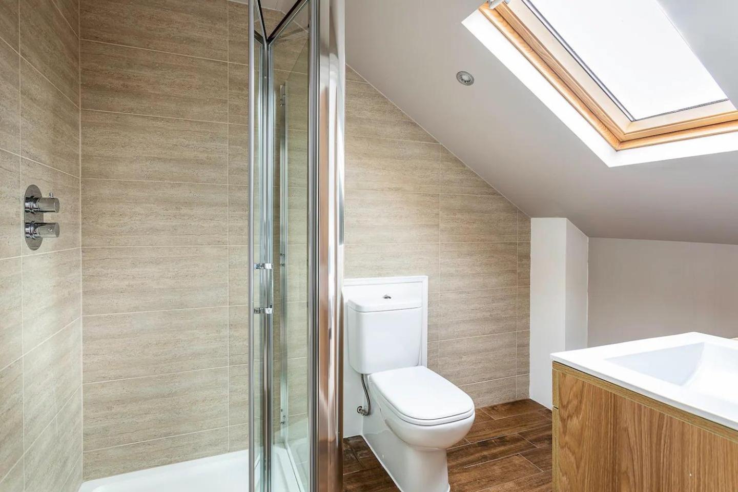 Pass The Keys Spacious Camberwell House 30min Bus Holiday home *