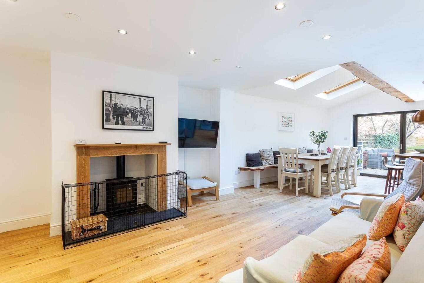Holiday home Pass The Keys Spacious Camberwell House 30min Bus London