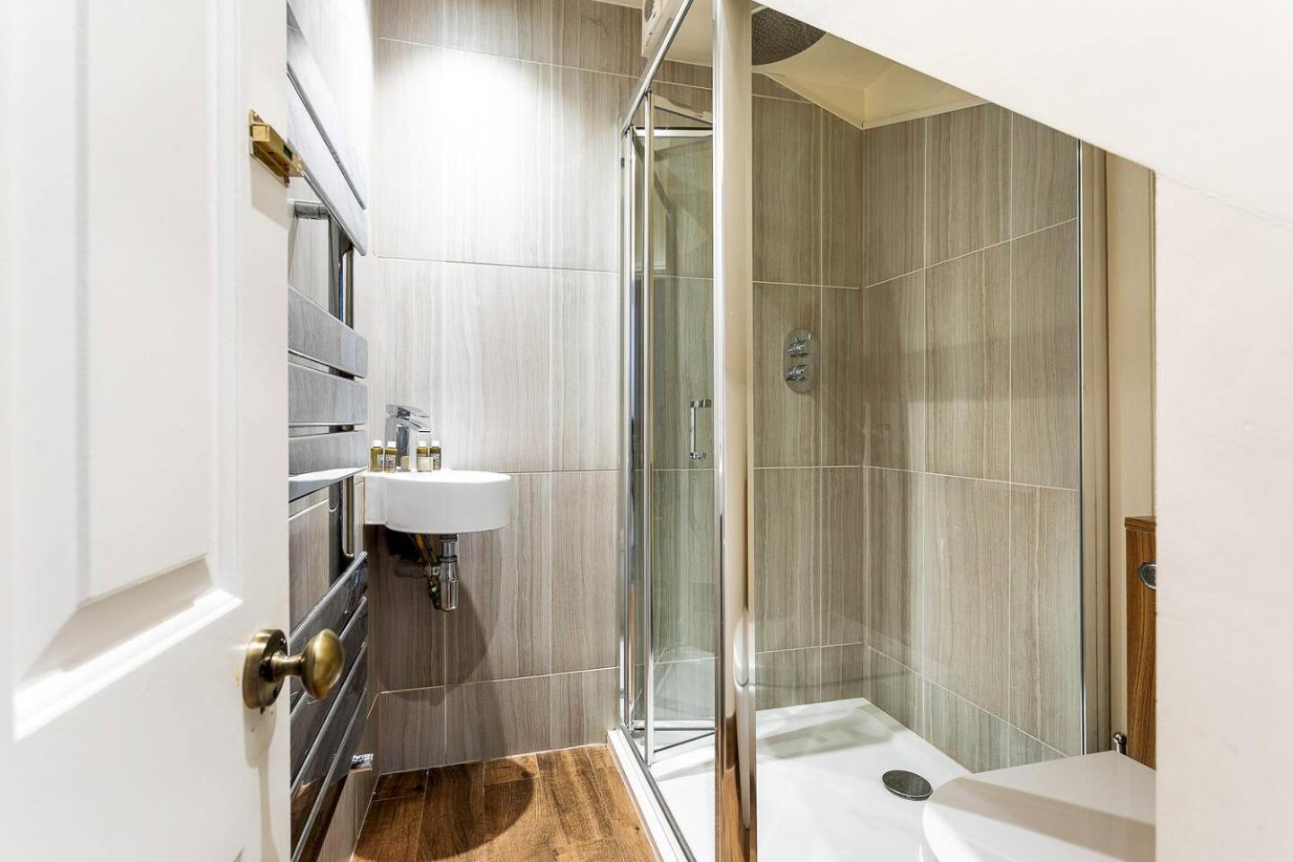 Pass The Keys Spacious Camberwell House 30min Bus Holiday home London
