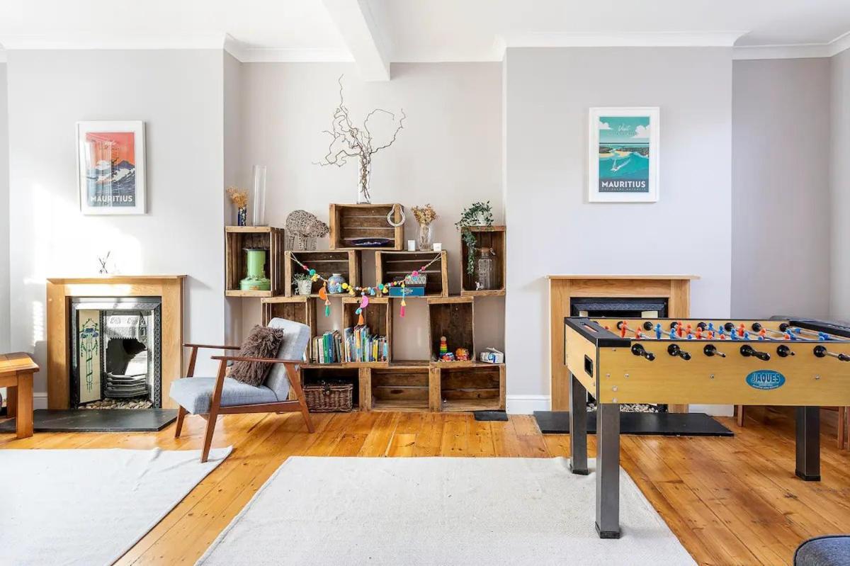 Pass The Keys Spacious Camberwell House 30min Bus Holiday home