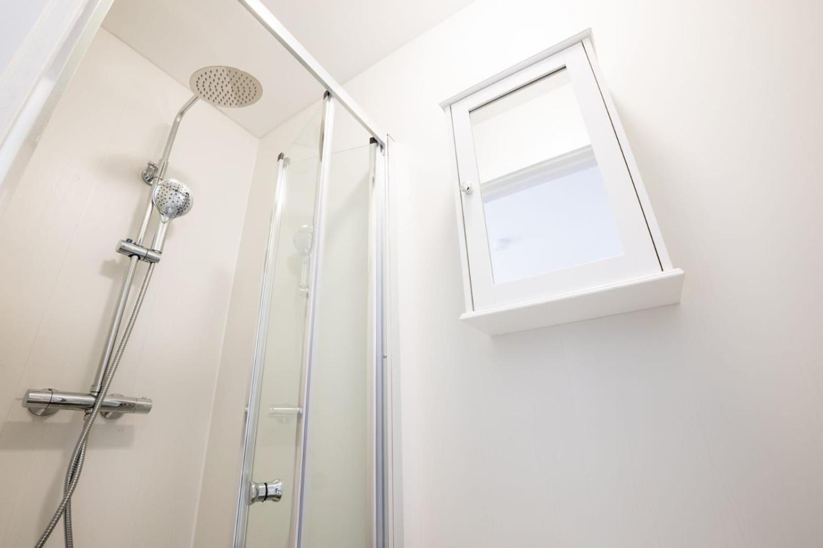 Docklands Near Excel And Airport 2 Double Ensuites For Up To 4 People