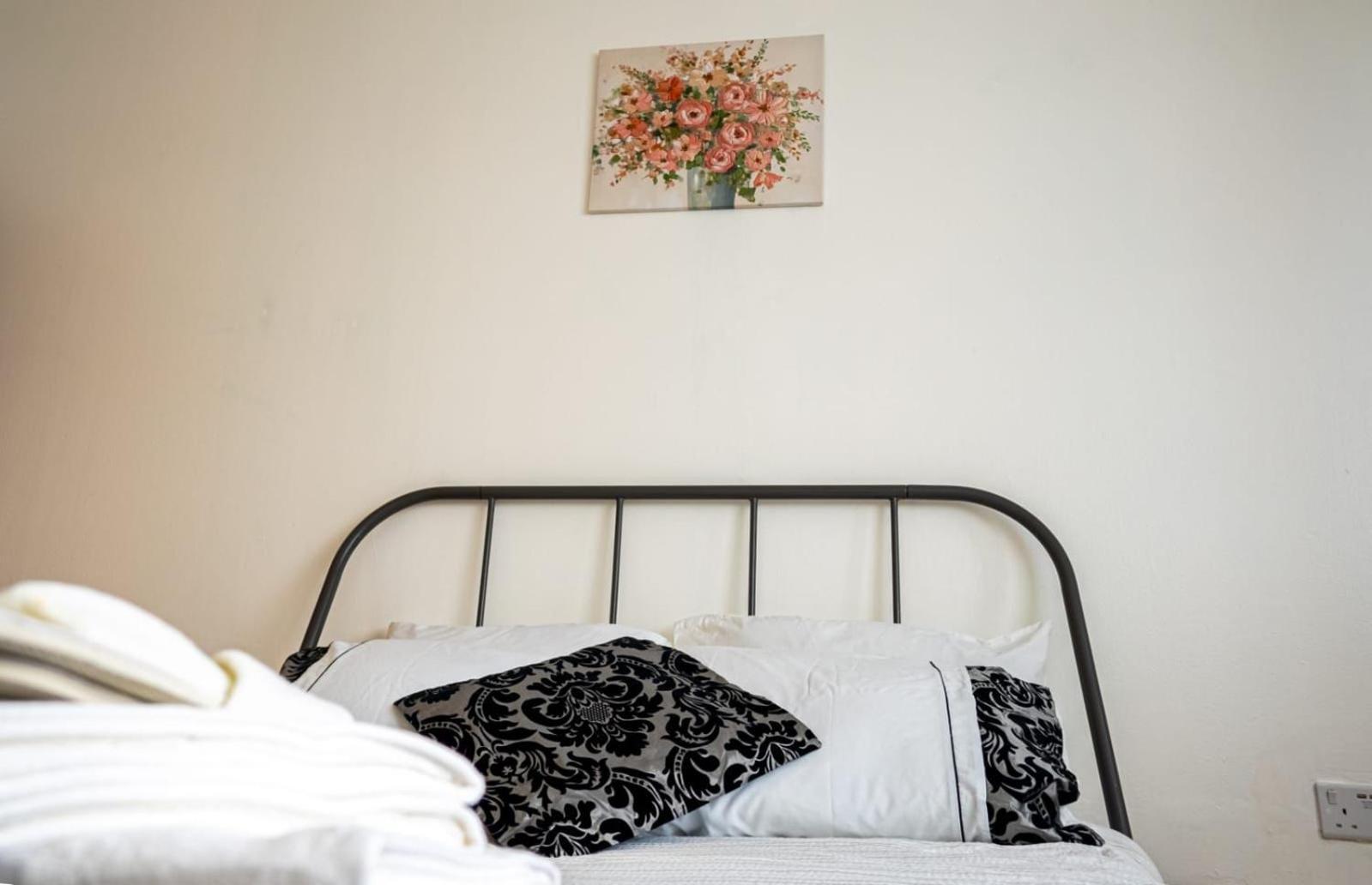 Docklands Near Excel And Airport 2 Double Ensuites For Up To 4 People Homestay *