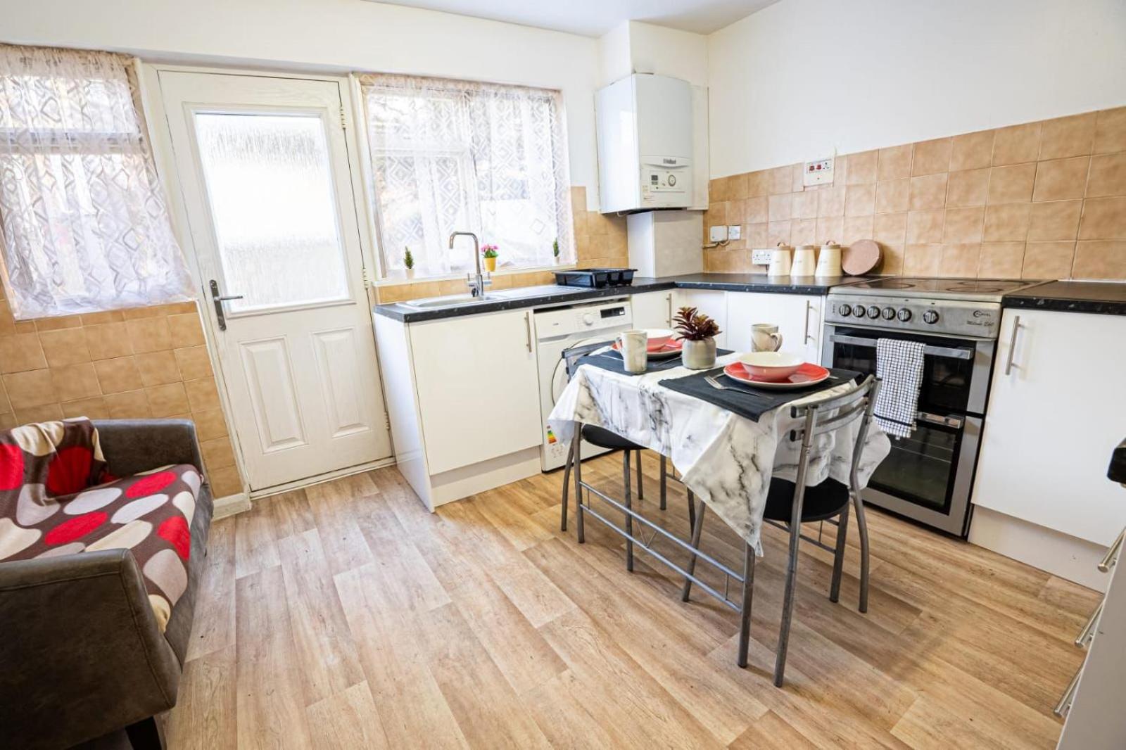 Docklands Near Excel And Airport 2 Double Ensuites For Up To 4 People * London