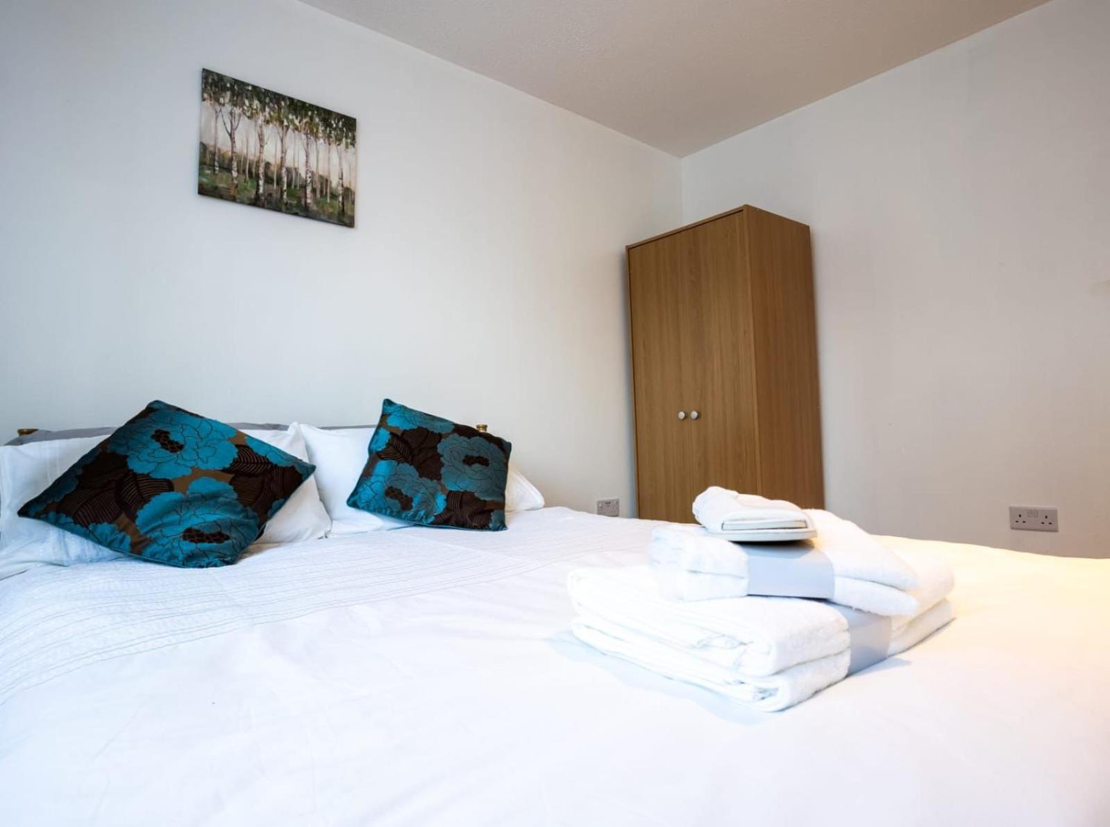 Docklands Near Excel And Airport 2 Double Ensuites For Up To 4 People * London