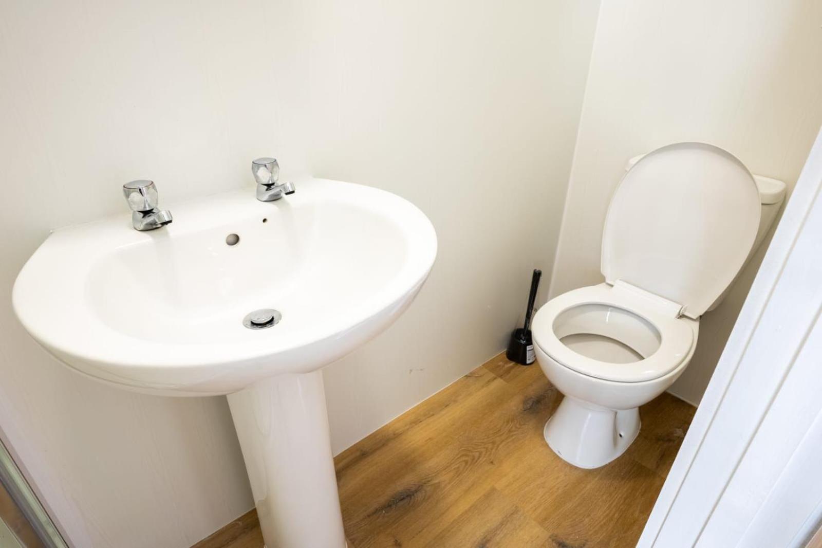 Homestay Docklands Near Excel And Airport 2 Double Ensuites For Up To 4 People