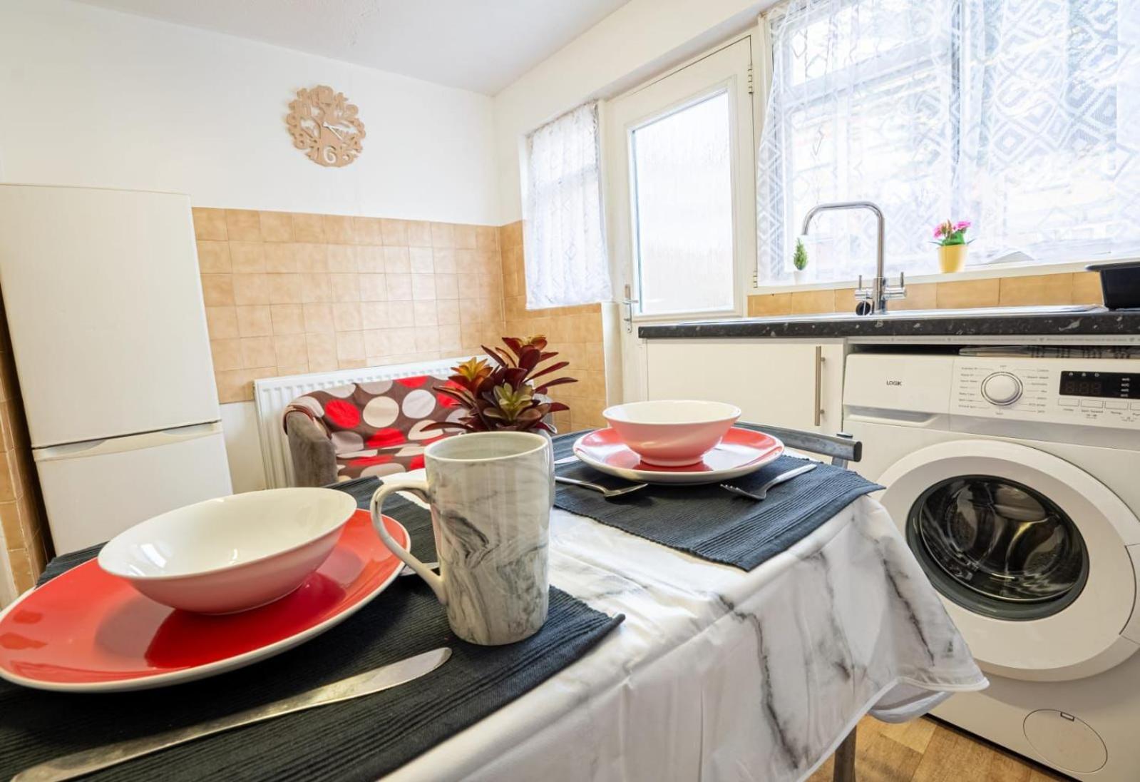 Docklands Near Excel And Airport 2 Double Ensuites For Up To 4 People * London