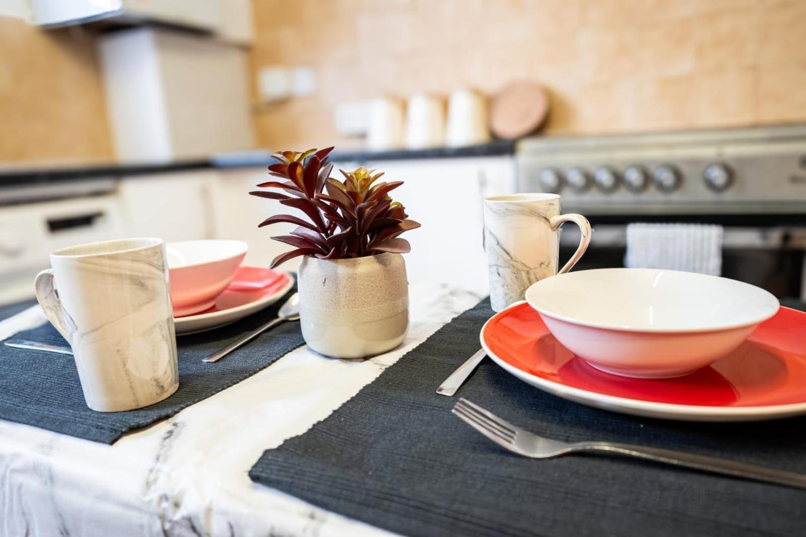 Docklands Near Excel And Airport 2 Double Ensuites For Up To 4 People