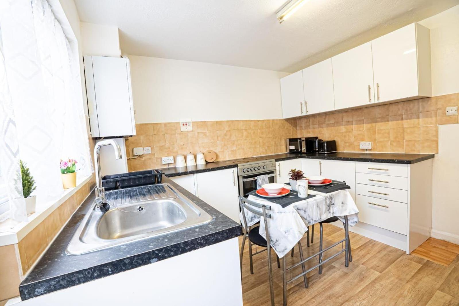 Homestay Docklands Near Excel And Airport 2 Double Ensuites For Up To 4 People London