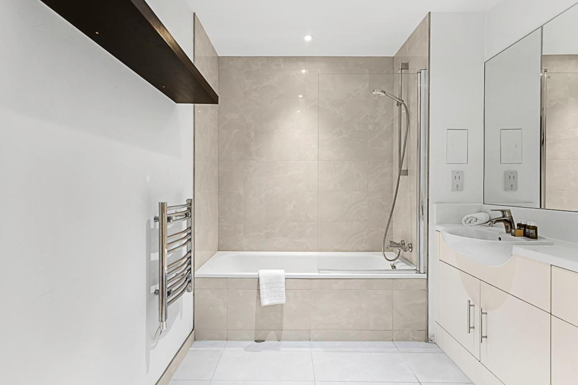 Apartment Stylish Flat In Battersea Reach *