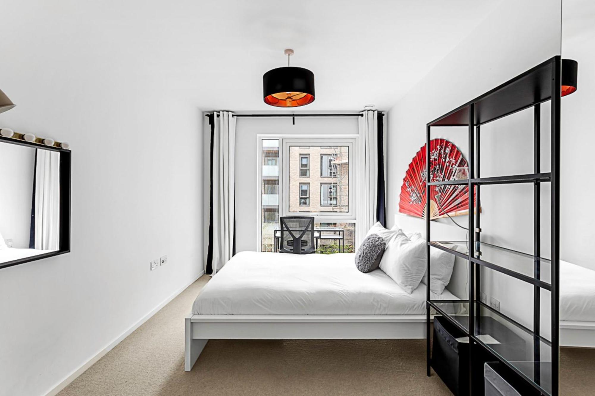 Stylish Flat In Battersea Reach London