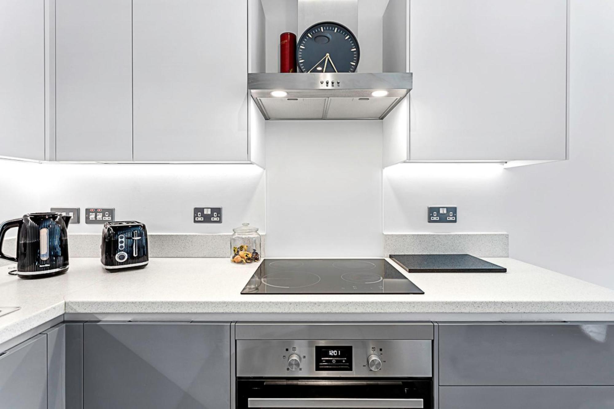 Apartment Stylish Flat In Battersea Reach