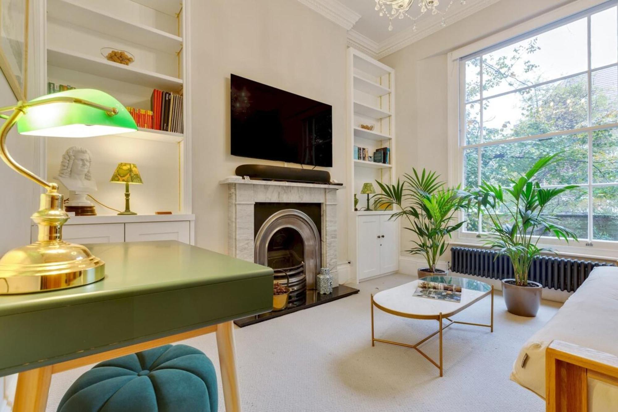 Bright Camberwell Georgian Apartment London