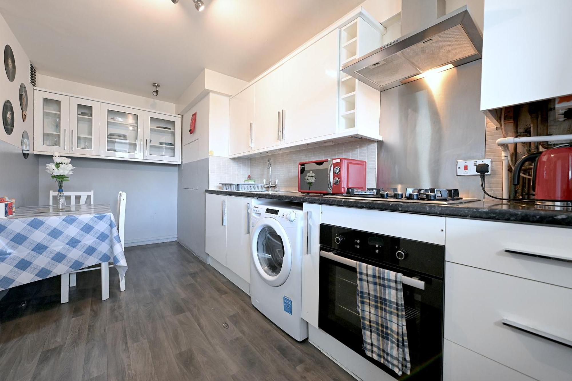 3 Bedroom Flat In - Regents Park / Baker St