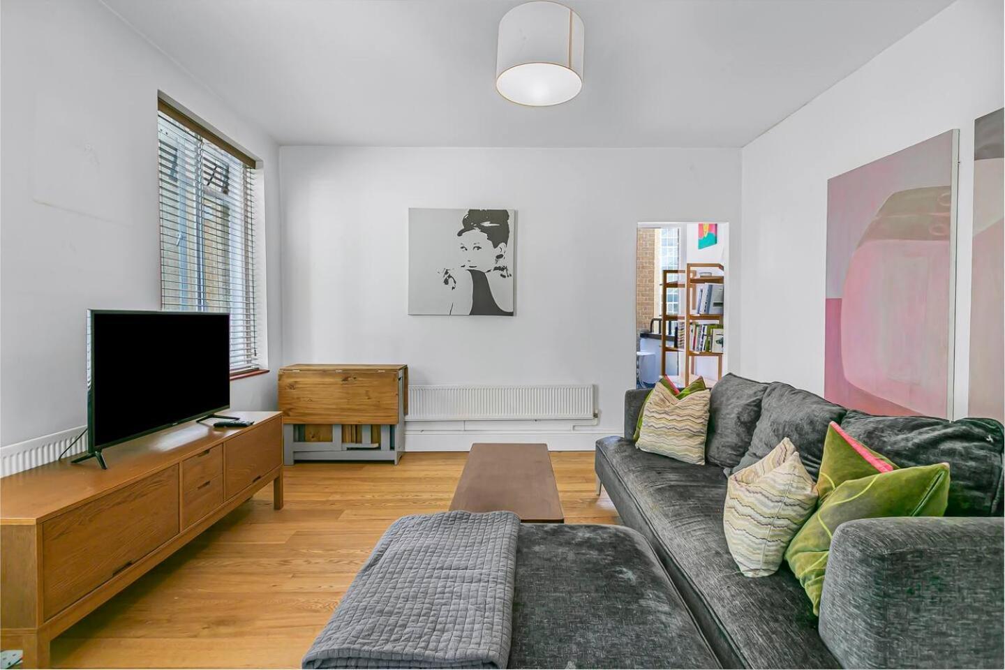 Modern And Cosy Flat In Little Venice London