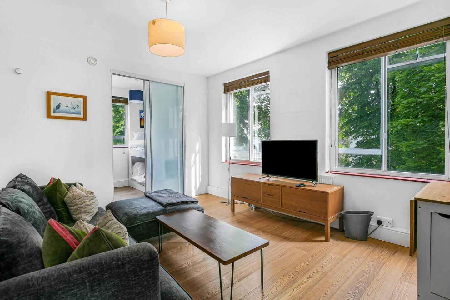 Apartment Modern And Cosy Flat In Little Venice