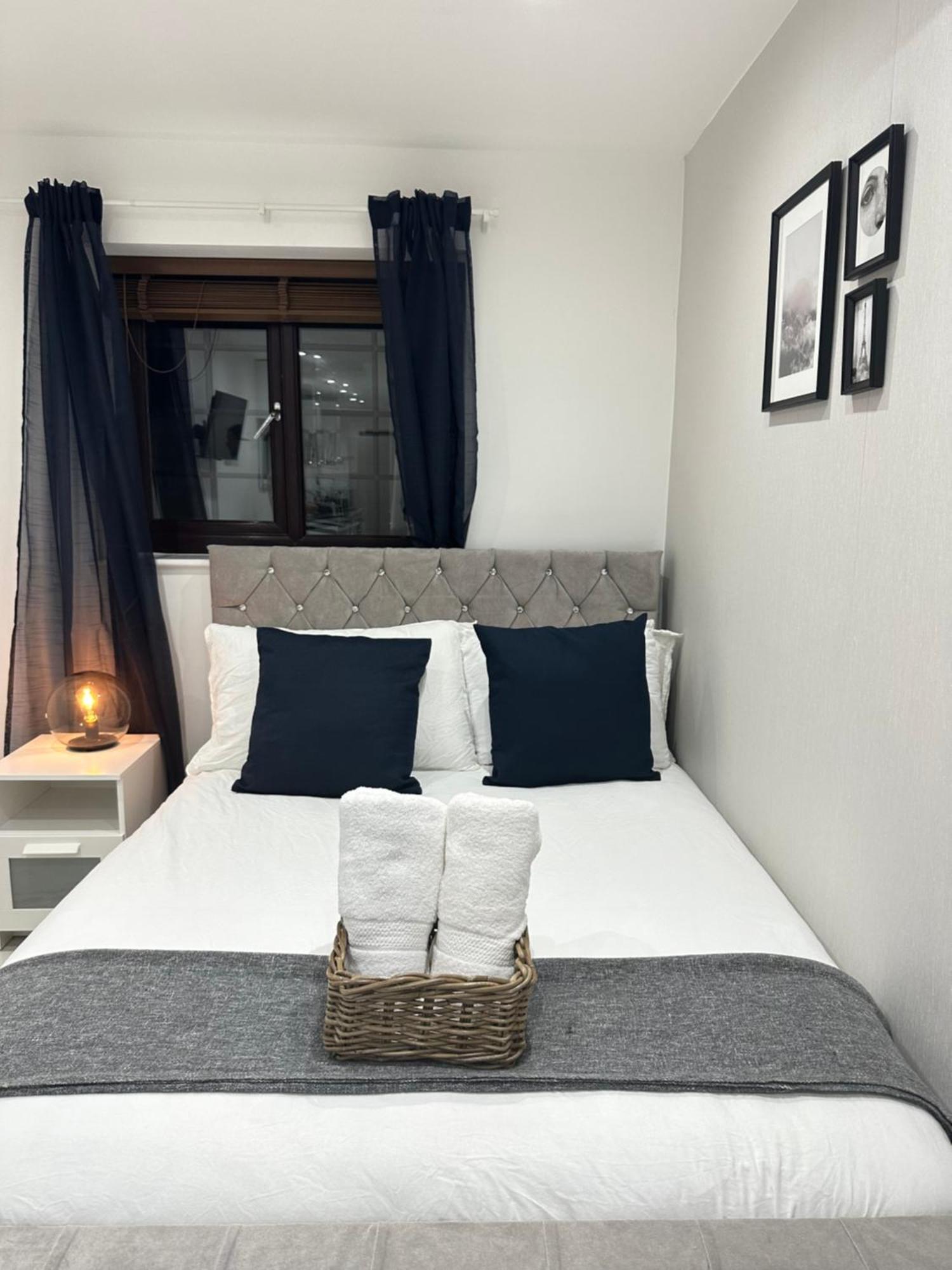 Tower Bridge Apartment *