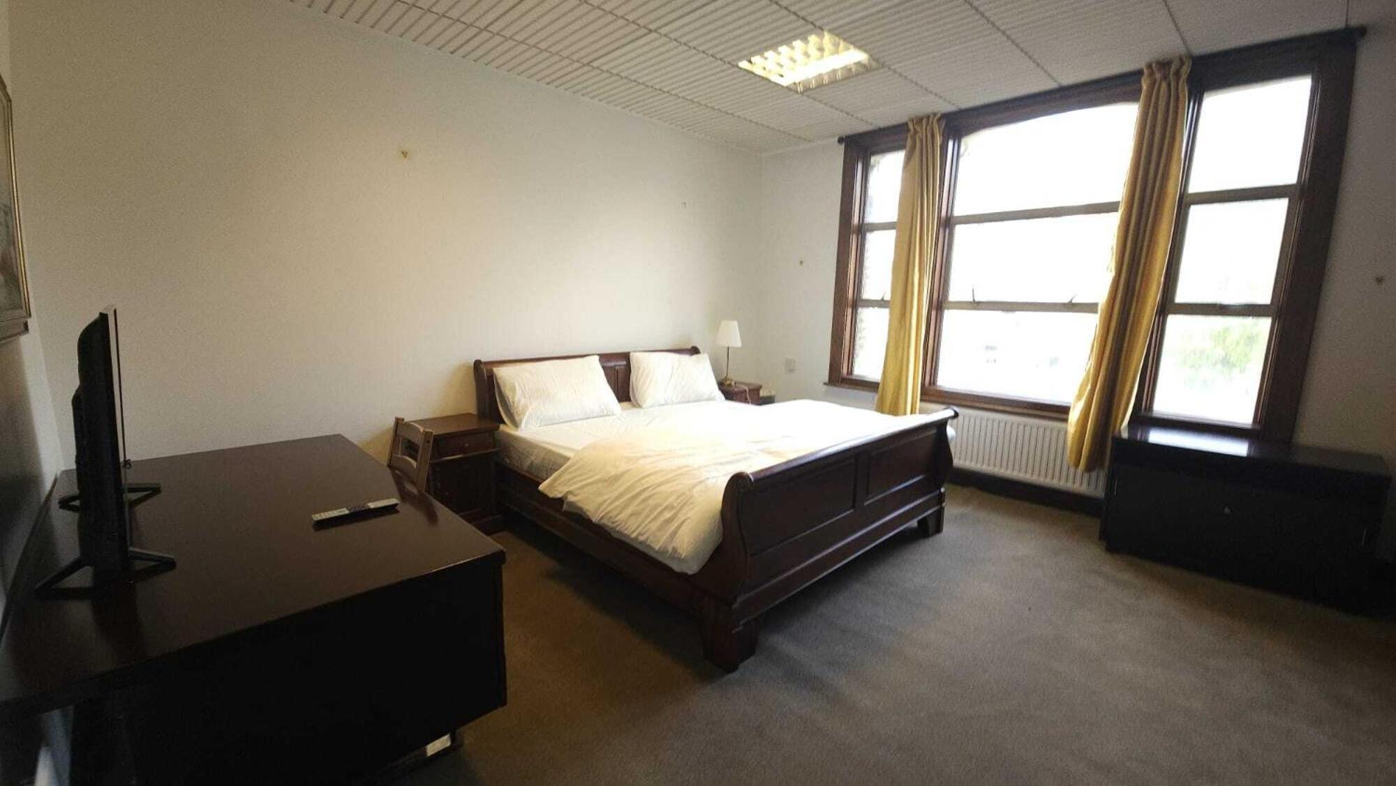Stockwell Station Apartment London