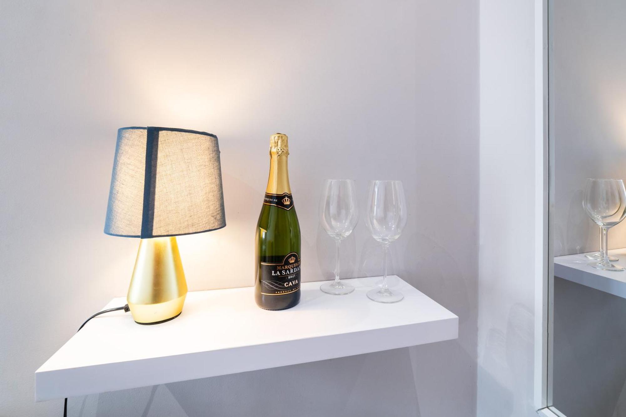 Holiday home Luxury 6 Bedroom House In Star Street London