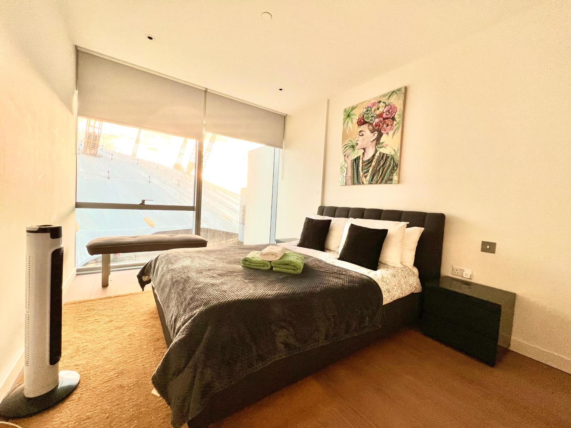 O2 Arena 2bedroom Flat, 05 London