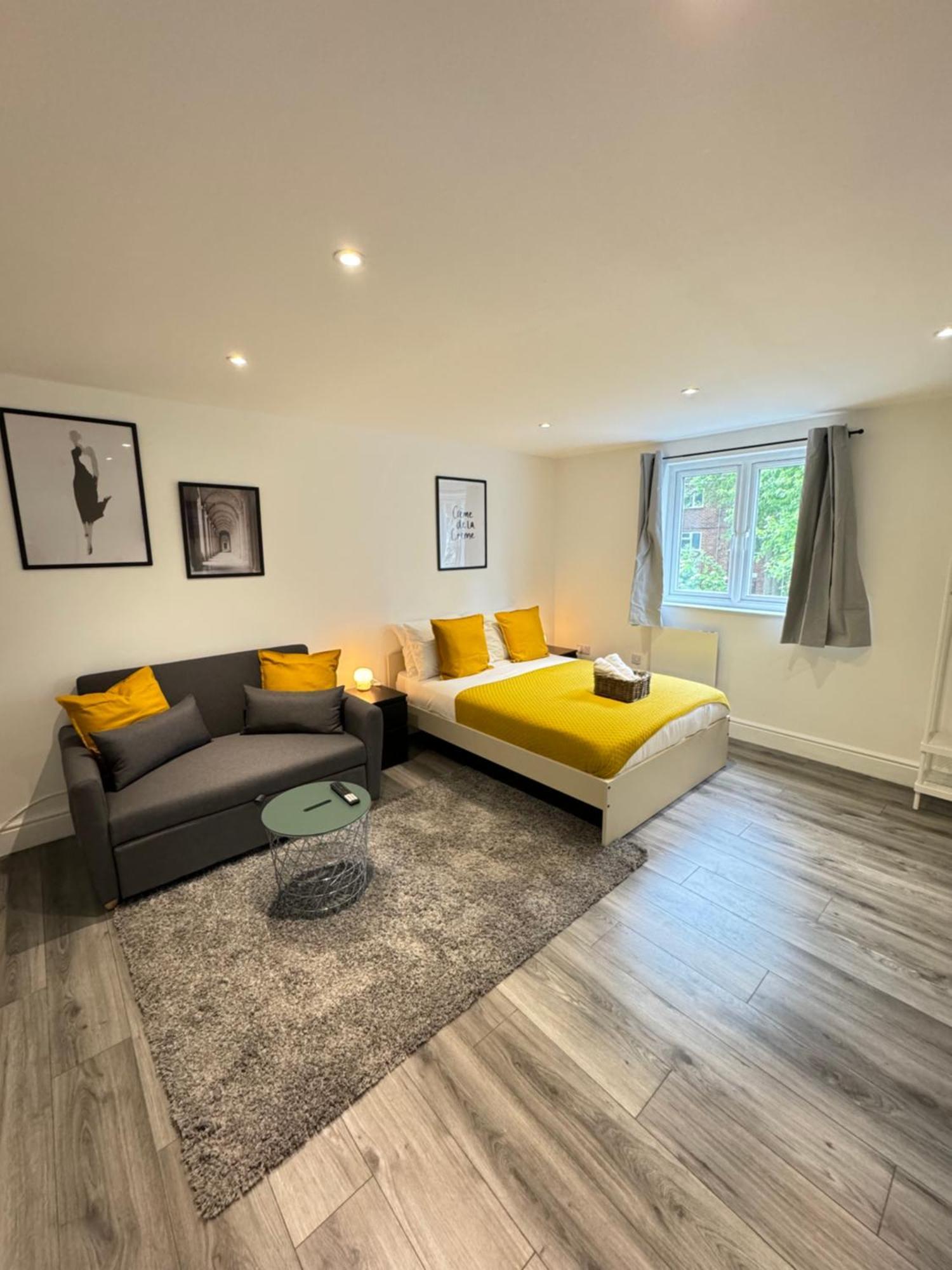 En-suite Bedroom For Up To 4! Sofa Bed - Near Stratford Casa de hóspedes *