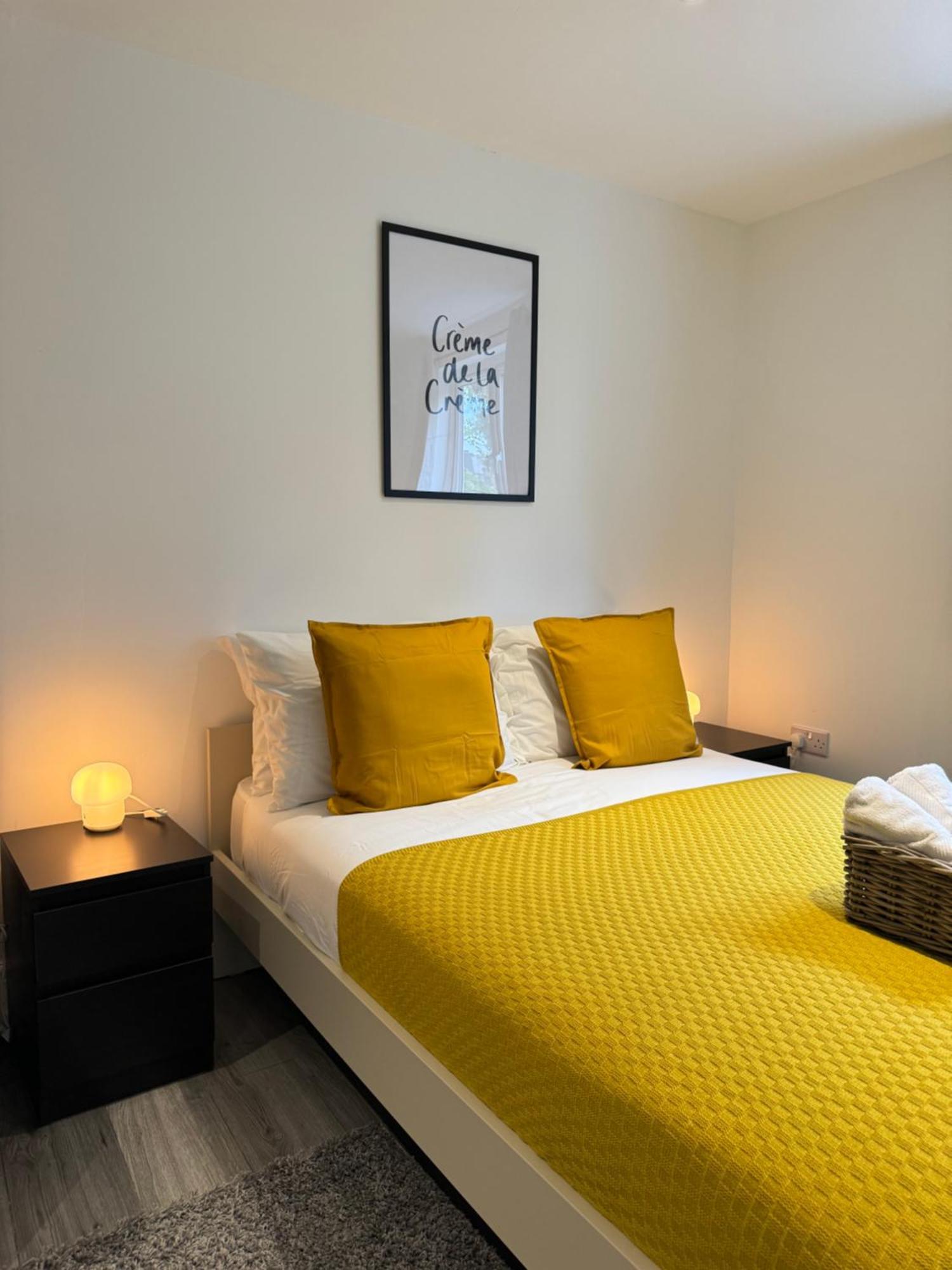 En-suite Bedroom For Up To 4! Sofa Bed - Near Stratford Casa de hóspedes
