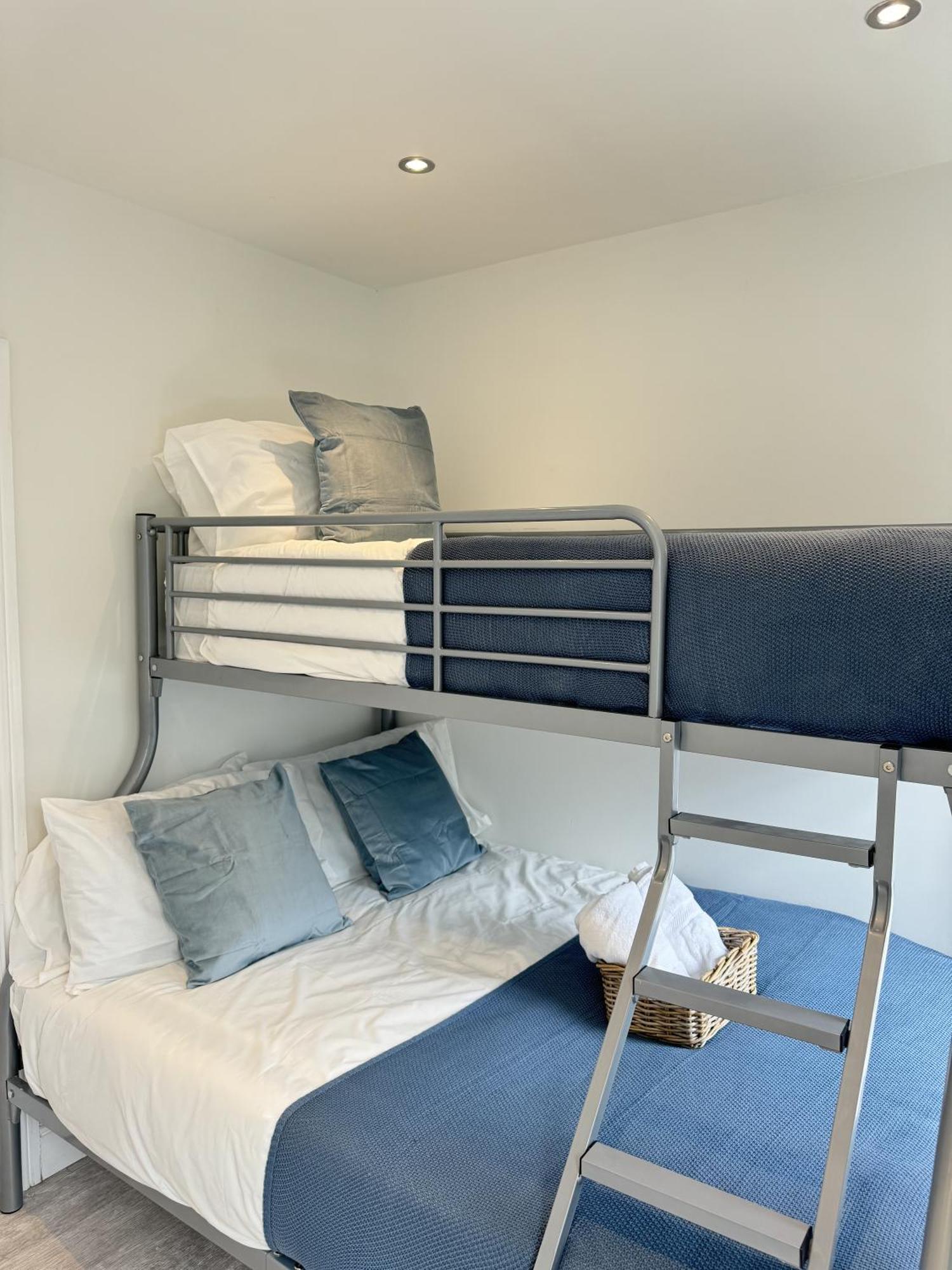 En-suite Bedroom For Up To 4! Sofa Bed - Near Stratford * Londres