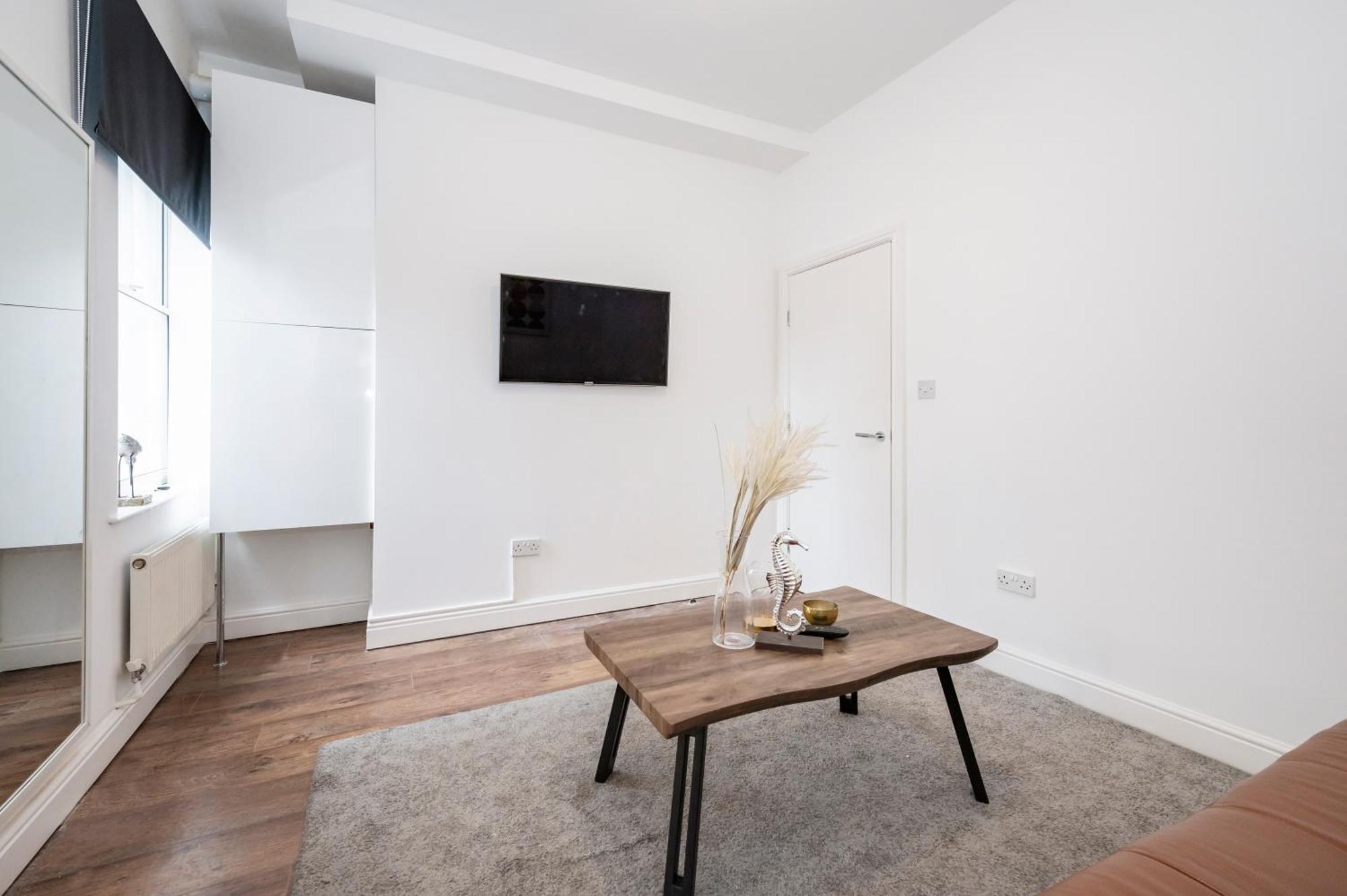 Beautiful Flat Near The Center 11 Min By Tube Apartment London