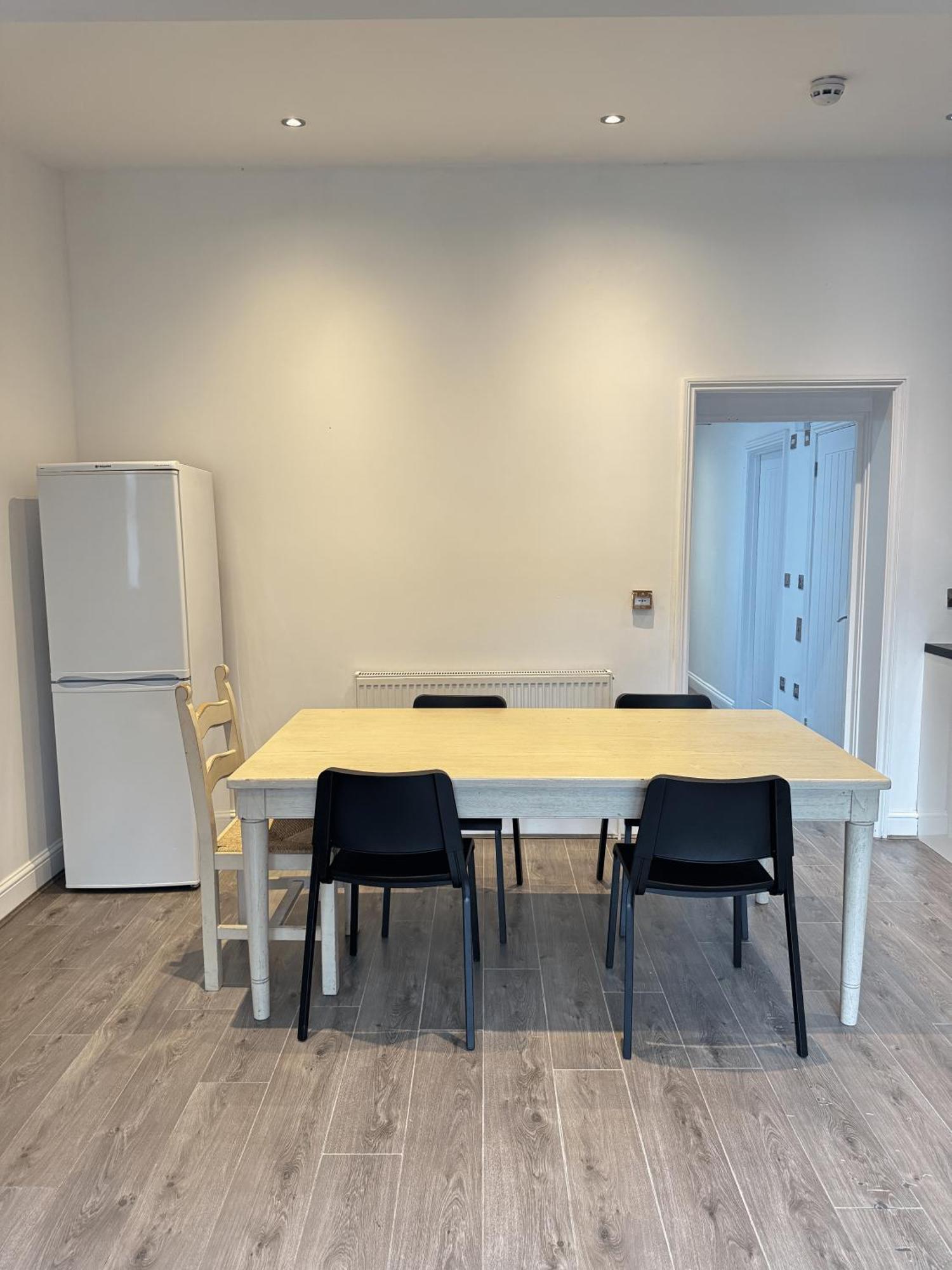 Casa de hóspedes En-suite Bedroom For Up To 4! Sofa Bed - Near Stratford *