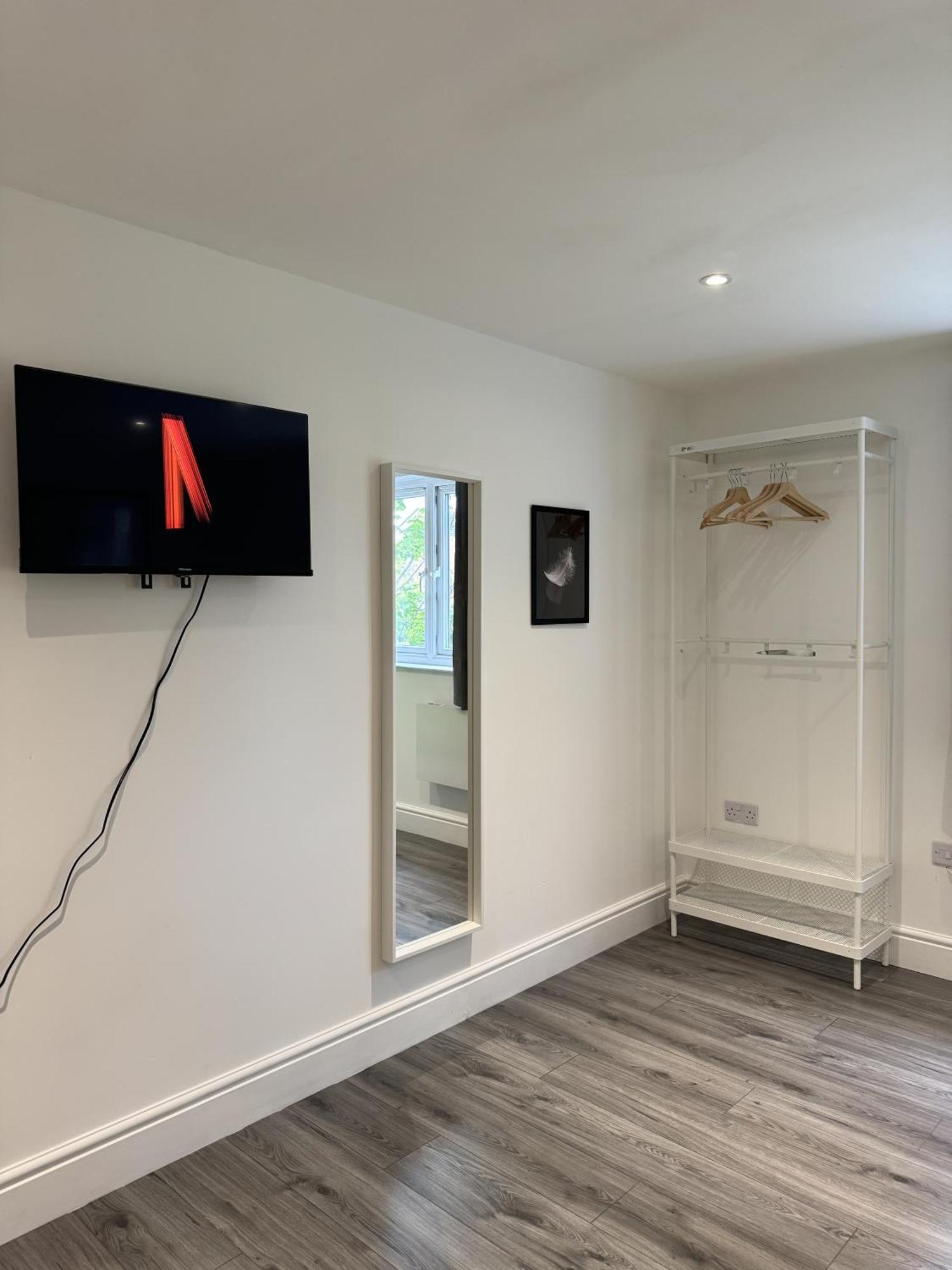 Casa de hóspedes En-suite Bedroom For Up To 4! Sofa Bed - Near Stratford *