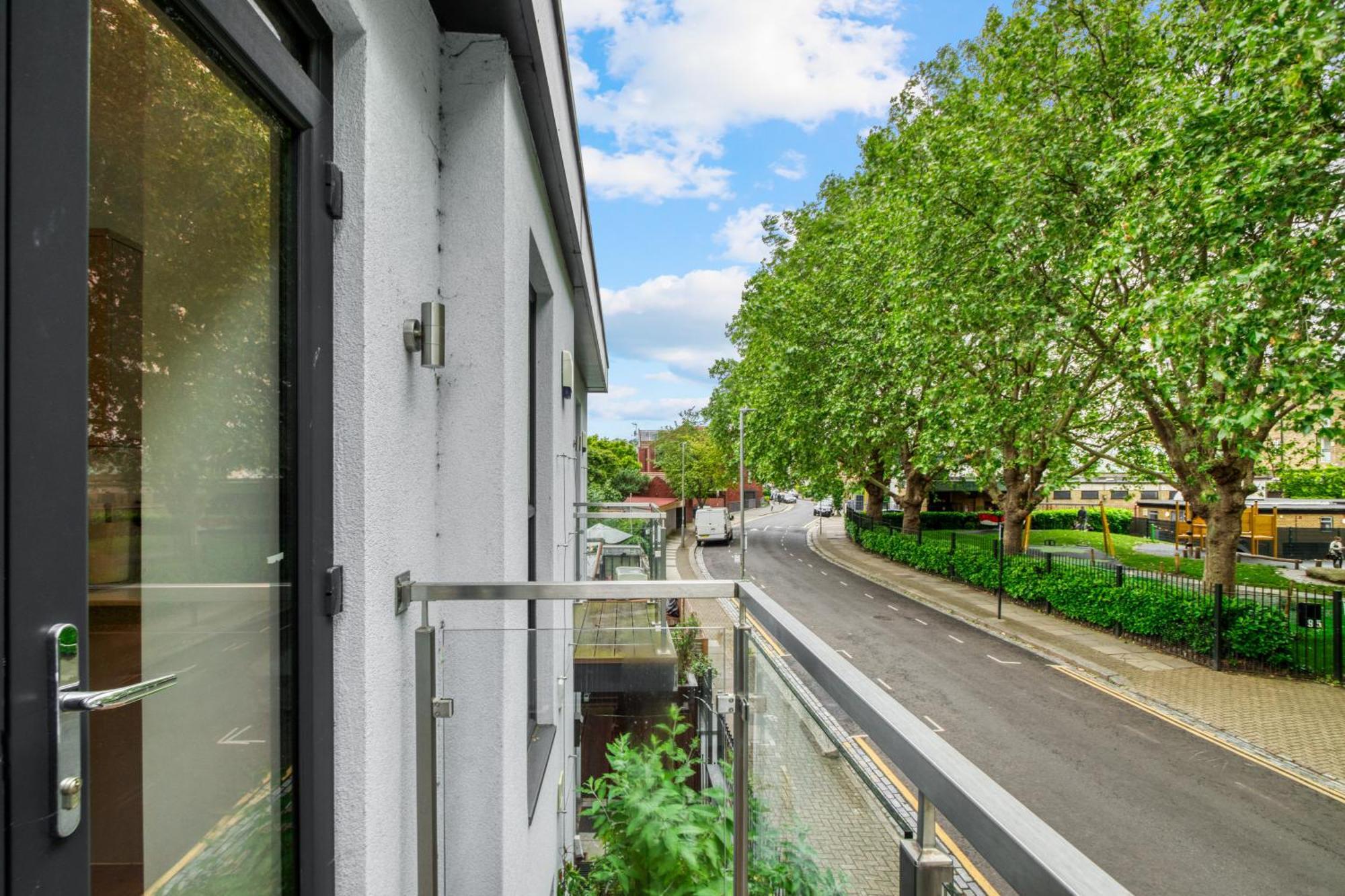 2 Bed 2 Bath Balcony View Wimbledon Tennis * London