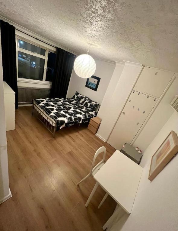 Whitechapel Lindley House R2 Guest house