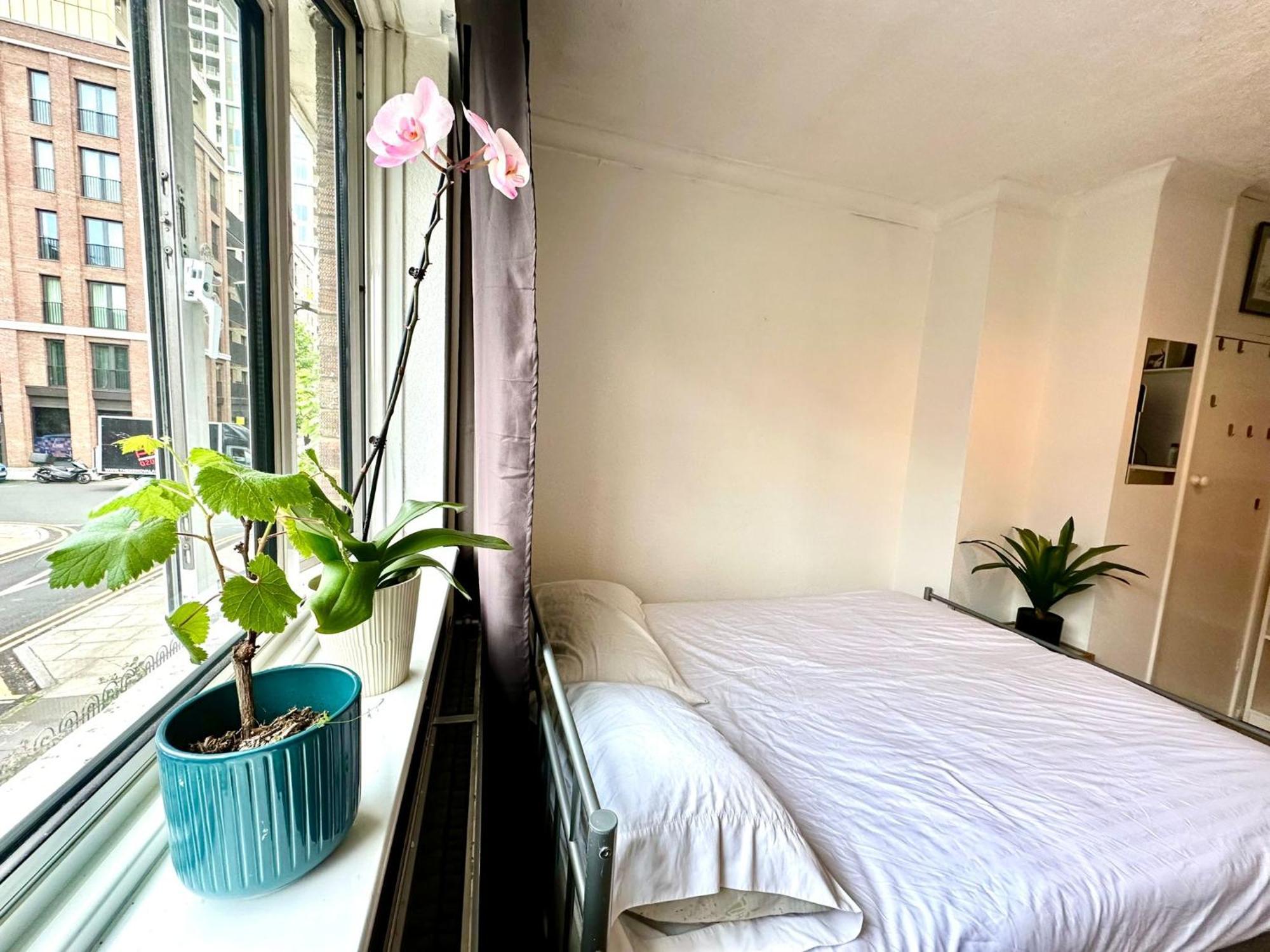 Guest house Whitechapel Lindley House R2 London