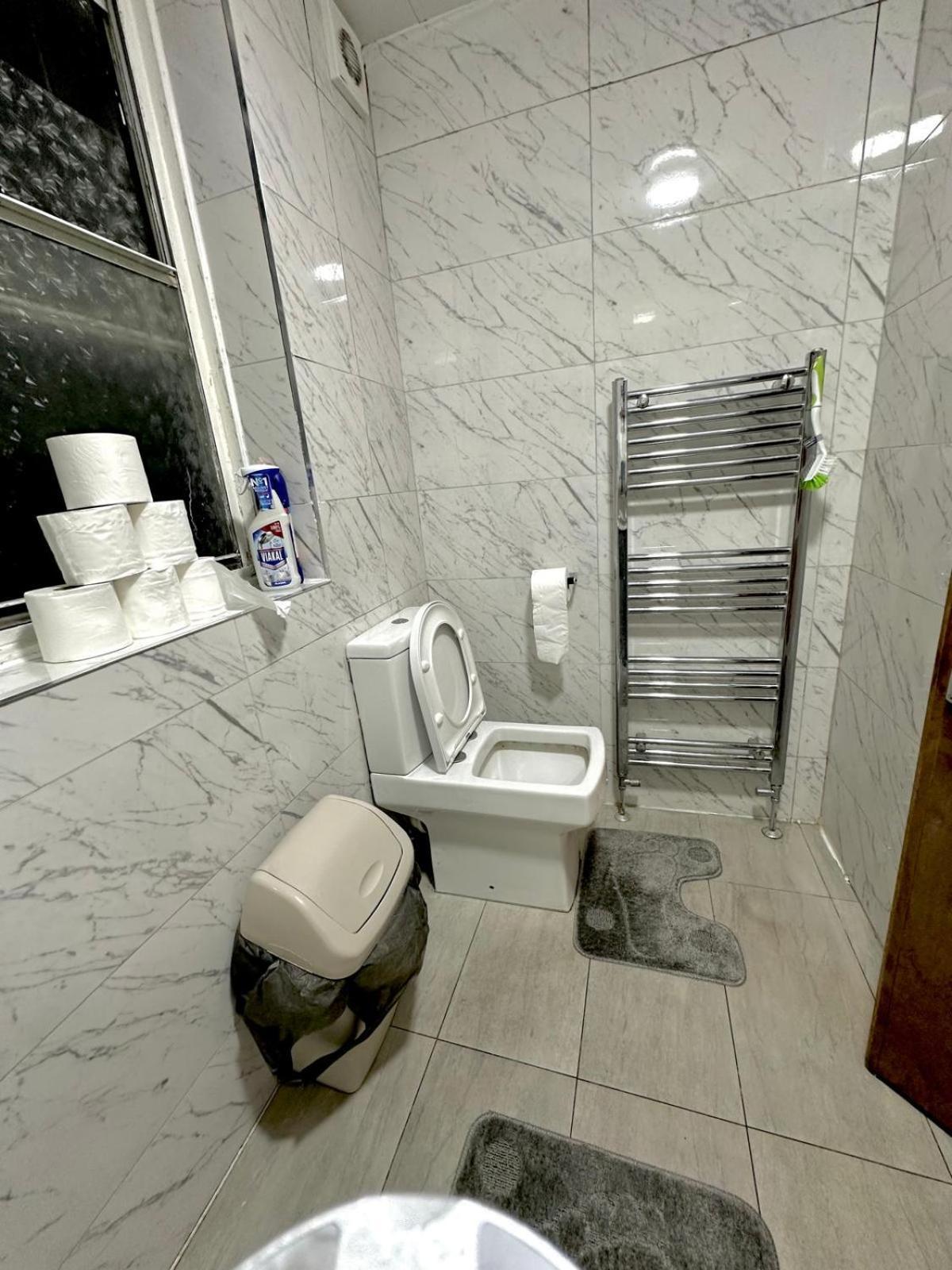 Whitechapel Lindley House R2 Guest house London