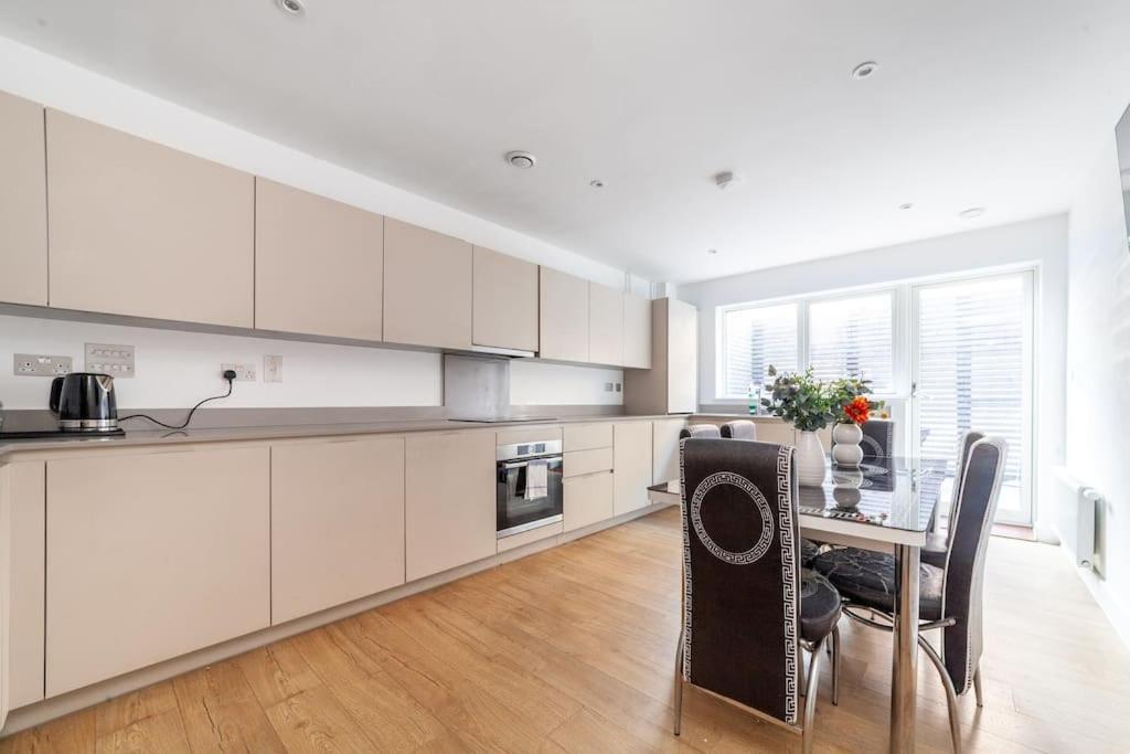 Apartamento Stunning 5-bedroom Retreat In The Heart Of Londres