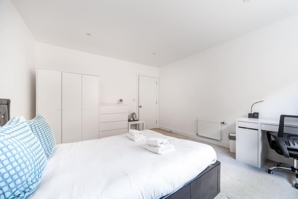 Stunning 5-bedroom Retreat In The Heart Of Apartamento *
