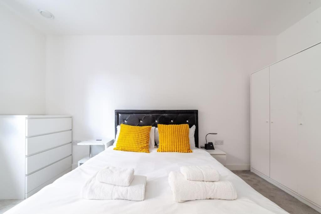 Stunning 5-bedroom Retreat In The Heart Of Londres
