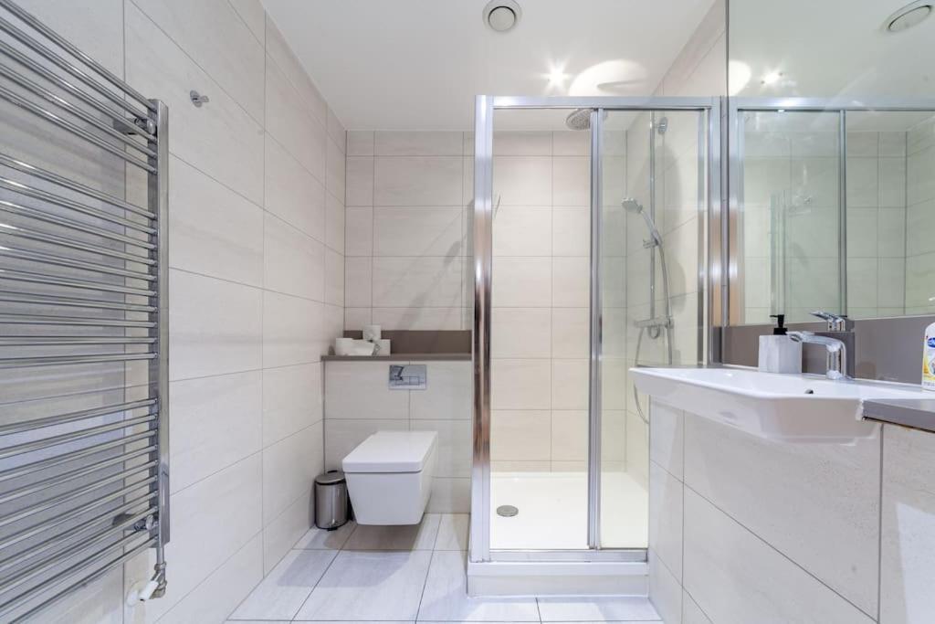 Apartamento Stunning 5-bedroom Retreat In The Heart Of Londres