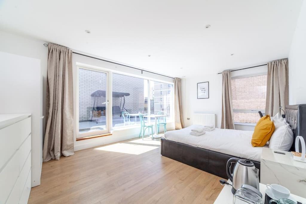 Stunning 5-bedroom Retreat In The Heart Of Apartamento *