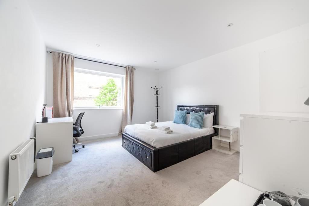 Stunning 5-bedroom Retreat In The Heart Of * Londres