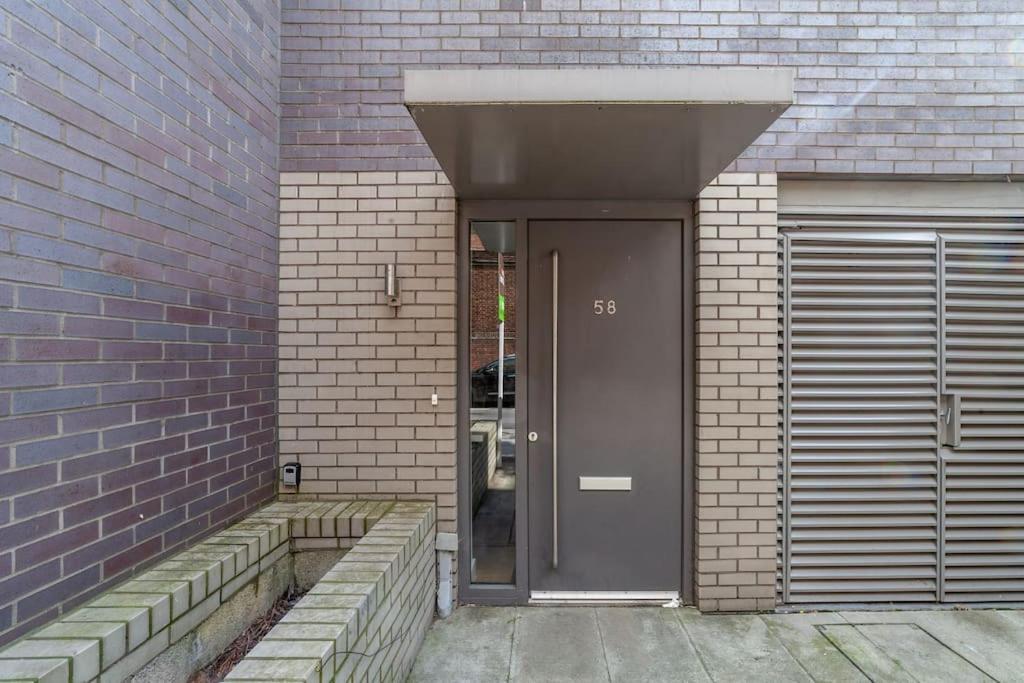Stunning 5-bedroom Retreat In The Heart Of * Londres