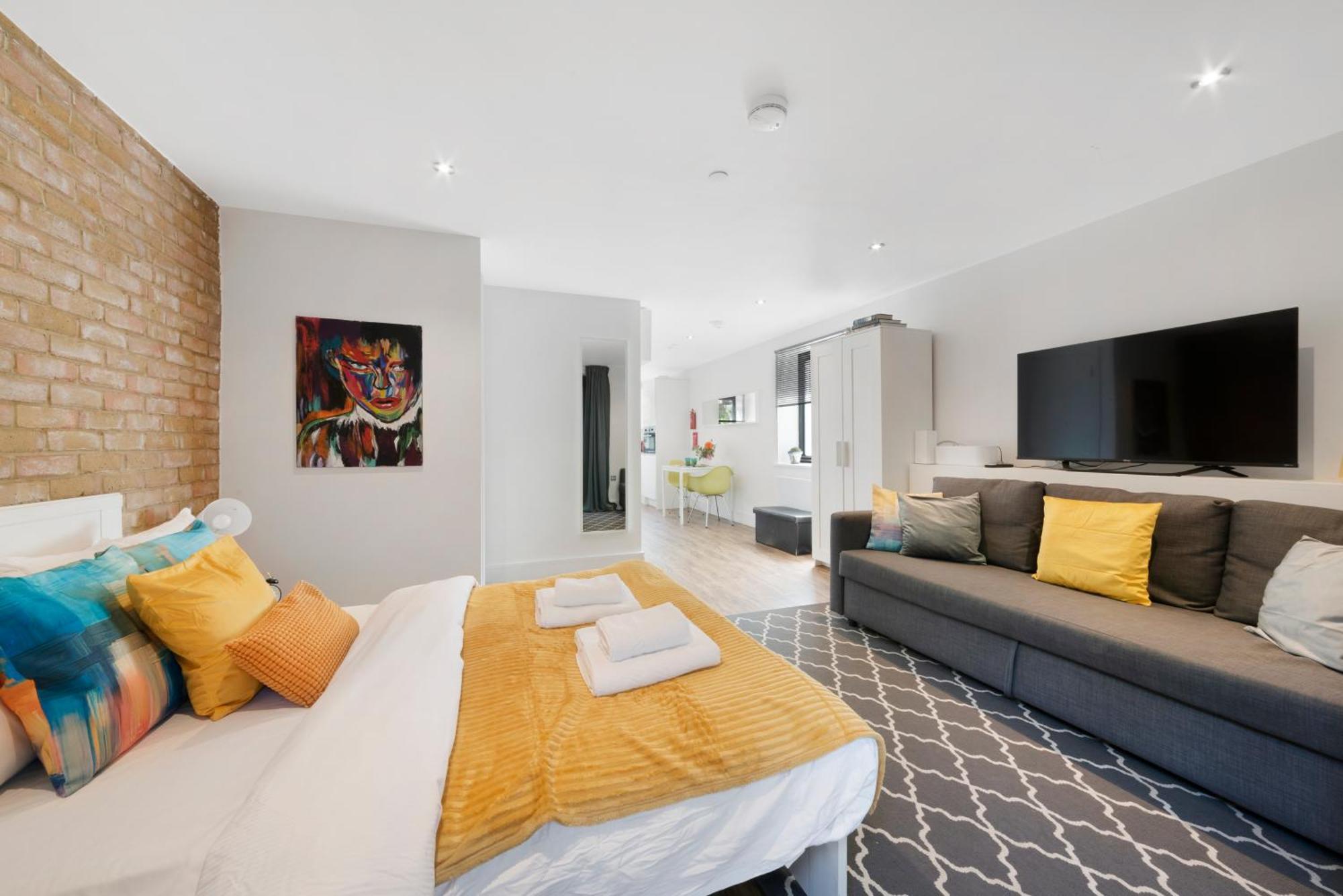 Manor House By Morethanstays Apartment