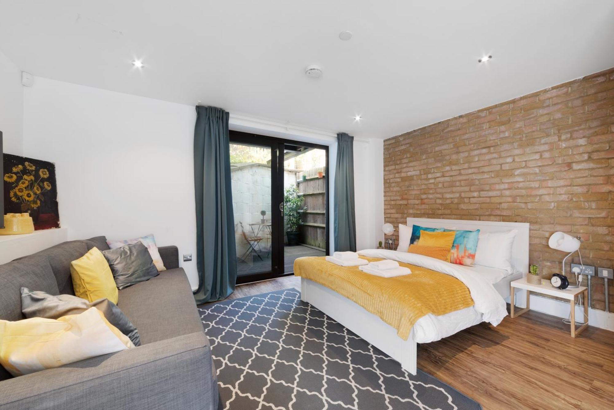 Manor House By Morethanstays Apartment London