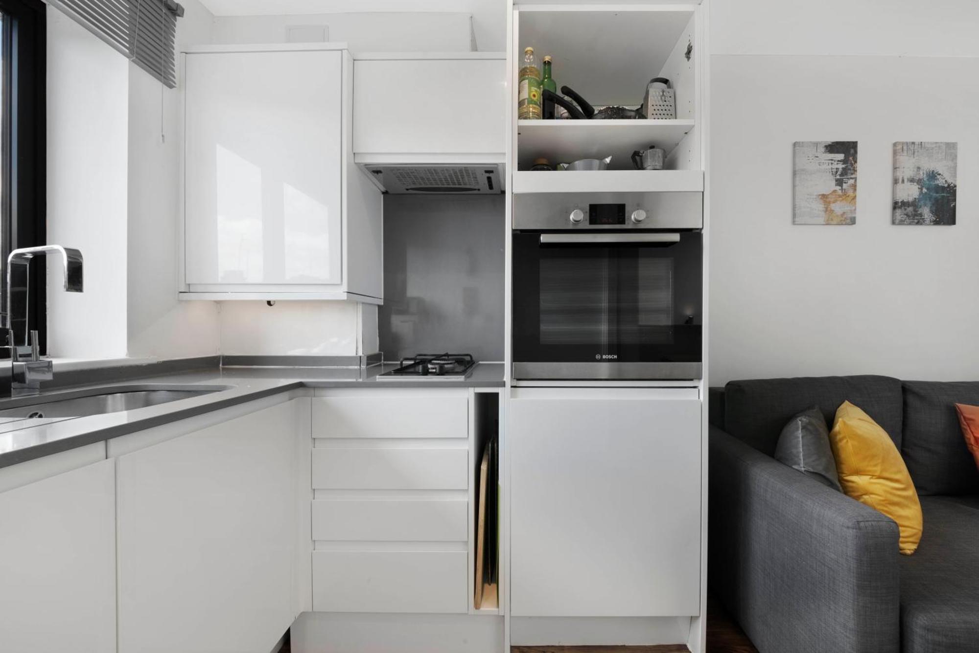 Manor House By Morethanstays Apartment