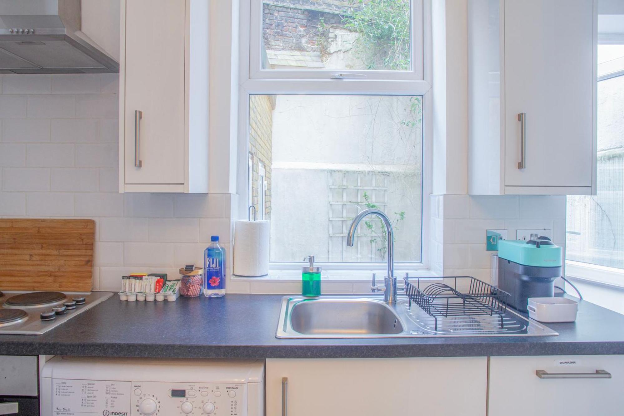 - Great Location Apartment