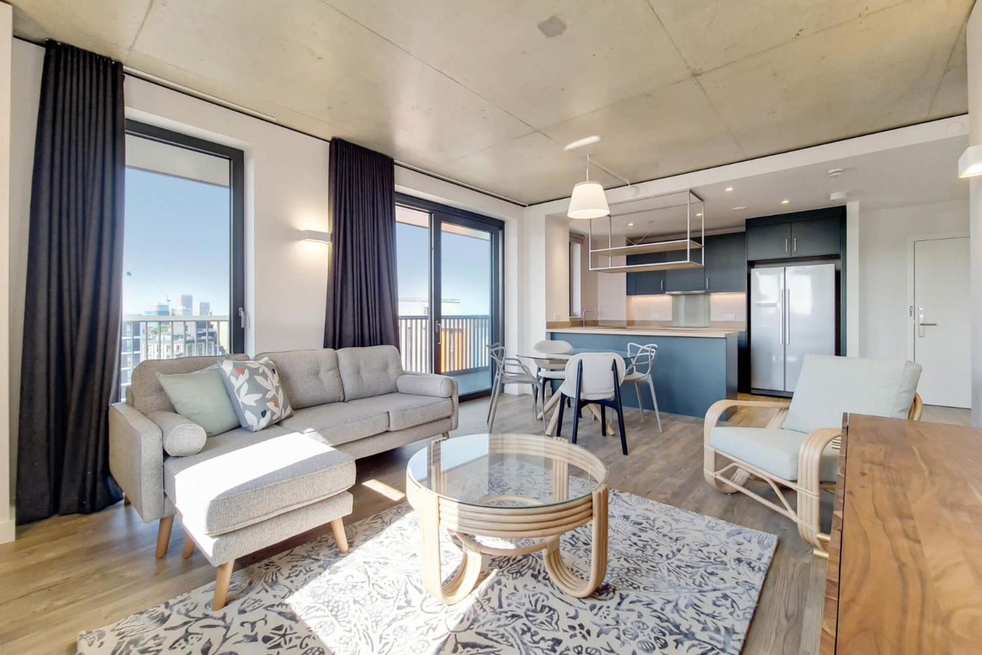 Botanical-inspired At Repton Gardens Right In The Heart Of Wembley Park Apartment