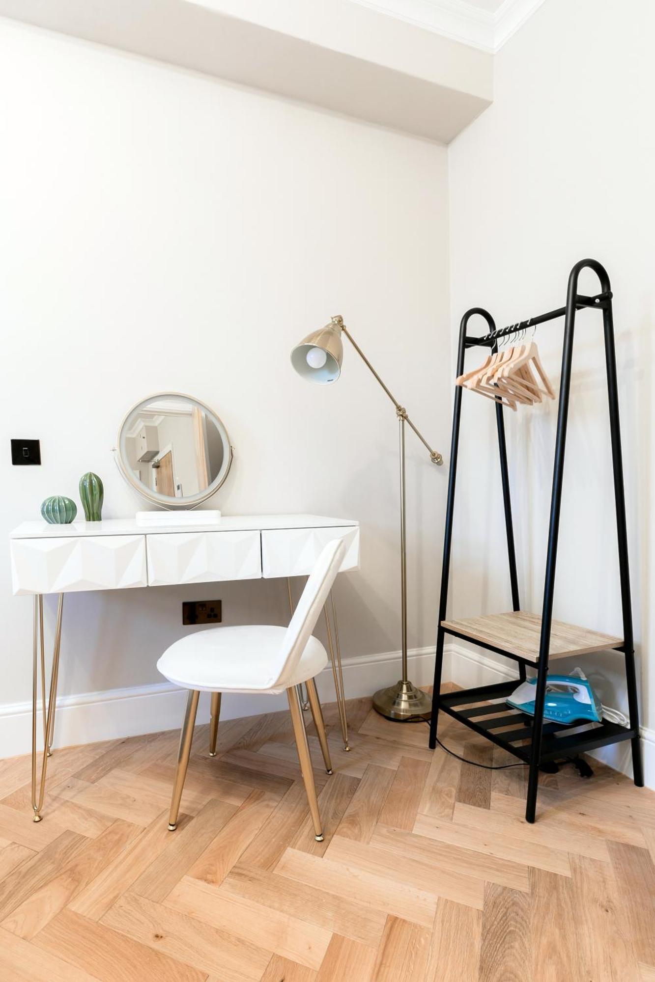 Bright Near Marble Arch And Hyde Park London