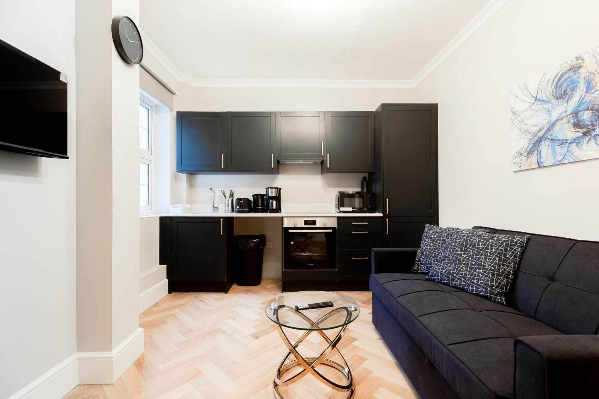 Bright Near Marble Arch And Hyde Park London