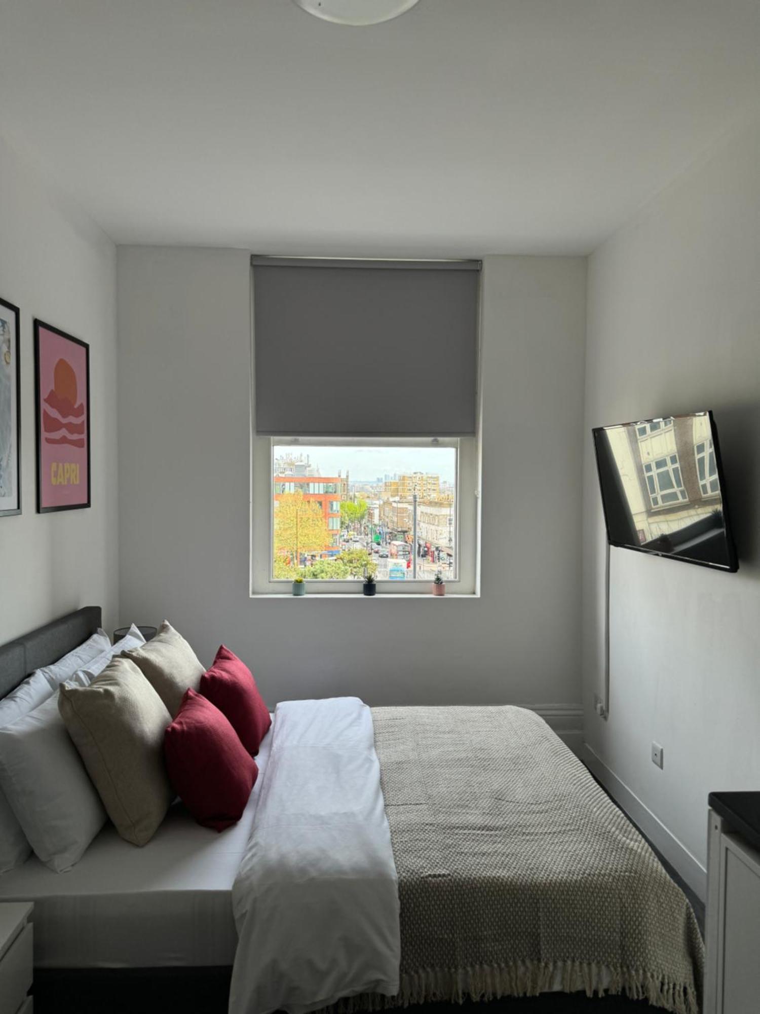Archway Station - Double Bed Apartment London