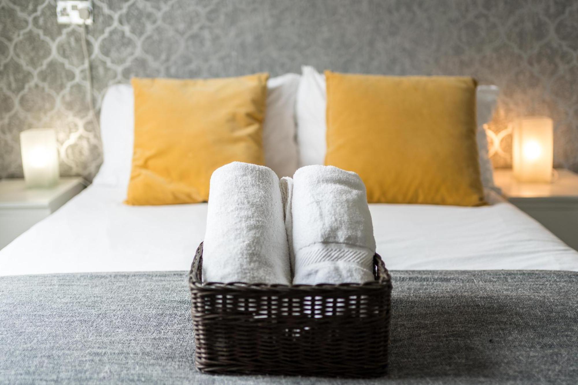 Private Double Shared Bathroom Near Centre Guest house London